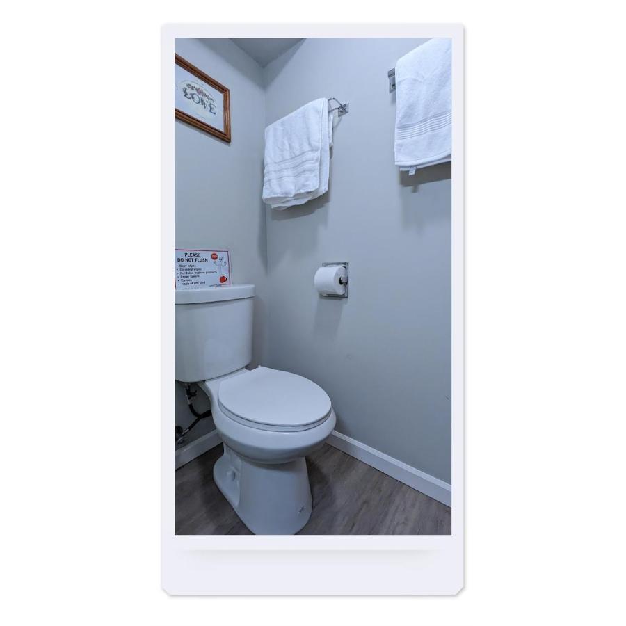 Private Guest Suite In West Bellevue Home Екстер'єр фото